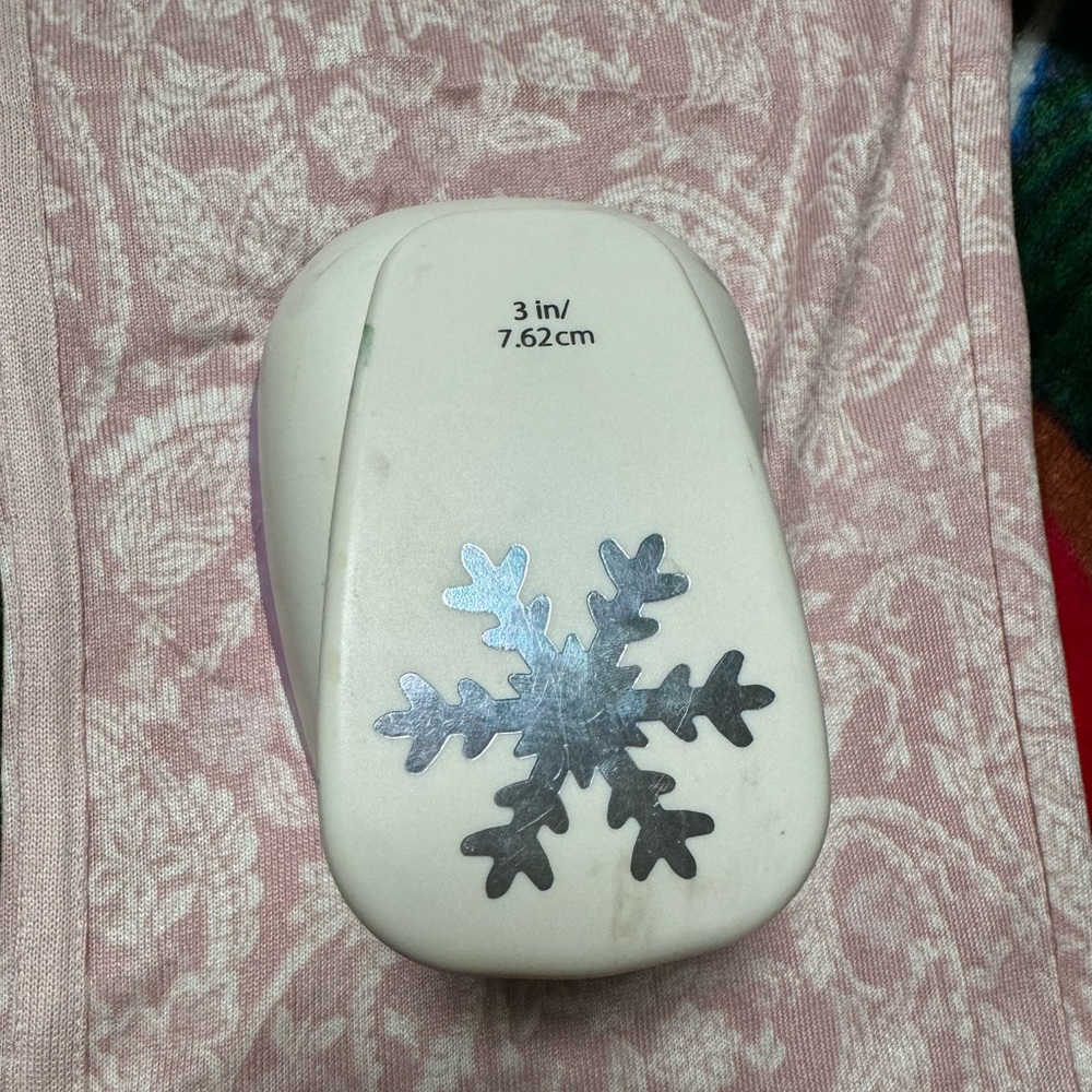 Recollections XL Snowflake Paper Punch Extra Large Snow Crafting winter